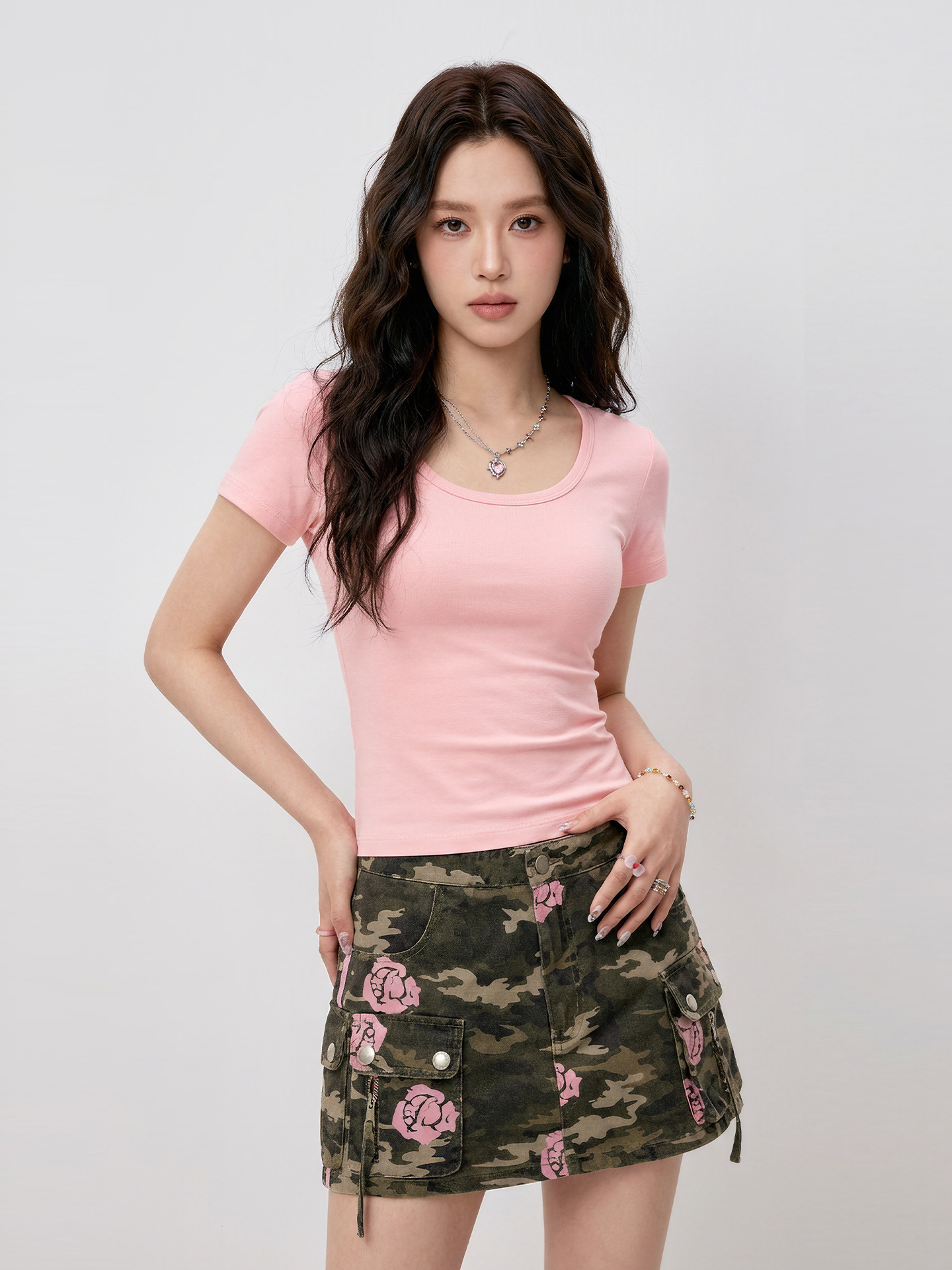 230GSM Slim Fit U-Neck Short Sleeve T-Shirt (Women)